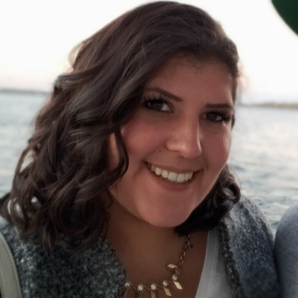 Meet your Posher, Stephanie - Picture 1 of 1